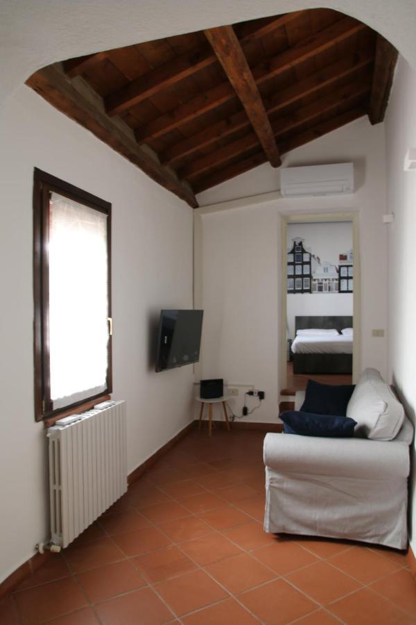 Apartamento Le Vie del Centro Ferrara Exterior foto