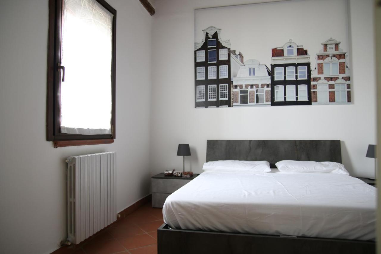 Apartamento Le Vie del Centro Ferrara Exterior foto