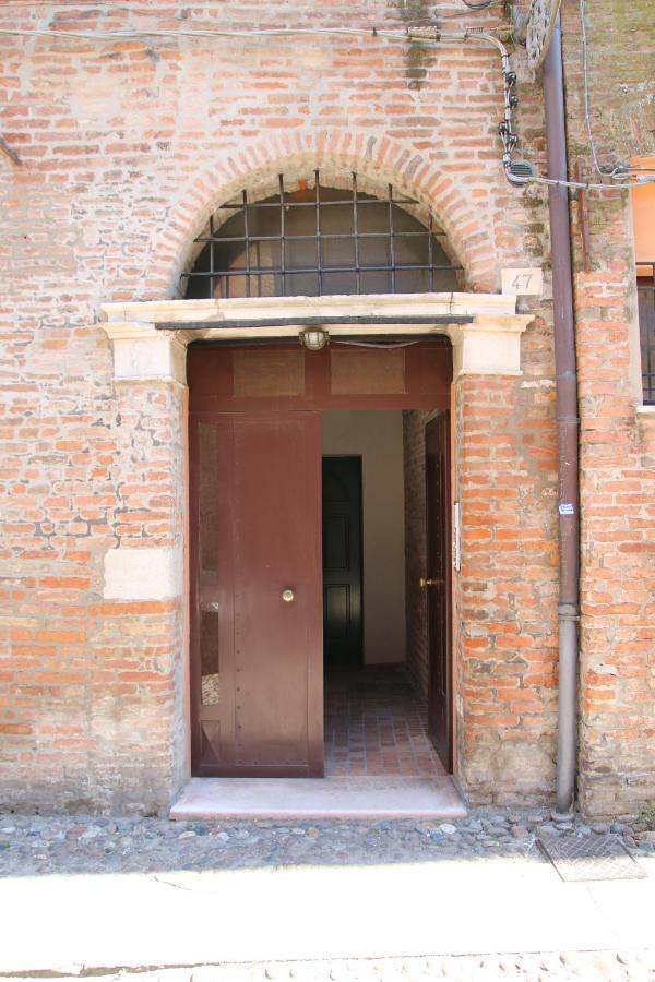 Apartamento Le Vie del Centro Ferrara Exterior foto